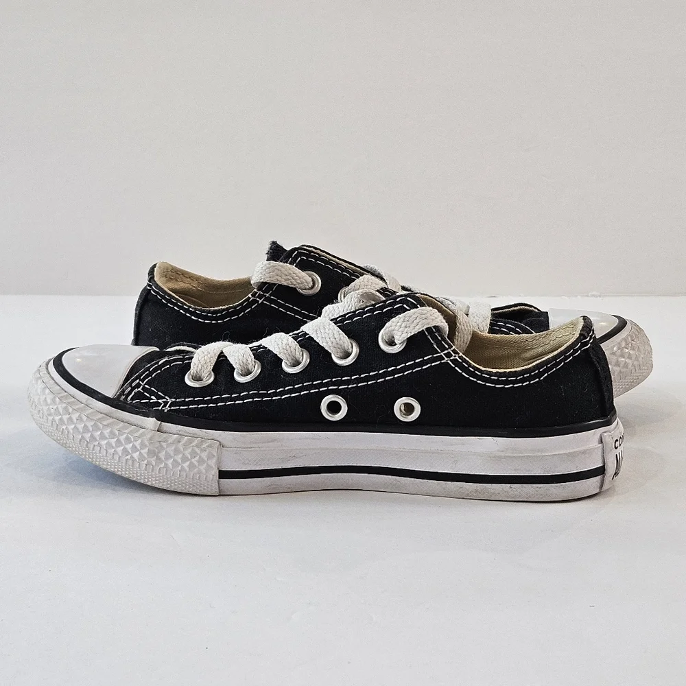 Converse All Star Low Top Children's Shoes, Black, Size 11 Good Used Condition